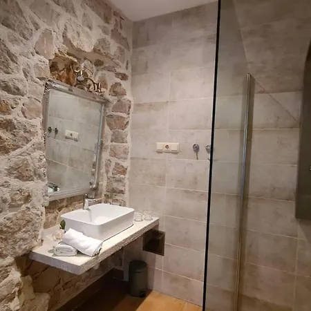 Boutique Marijini Dvori Bed and breakfast 4*