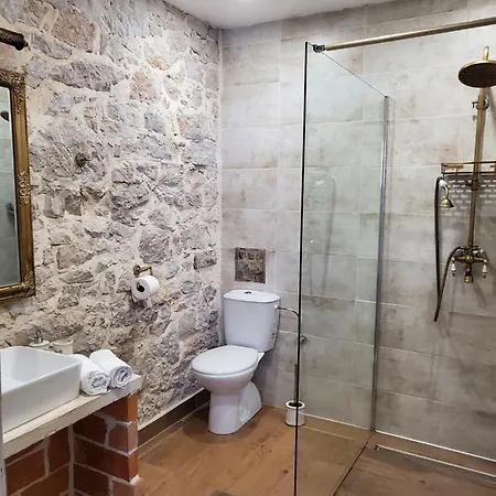 Boutique Marijini Dvori Nocleg ze śniadaniem Tribalj