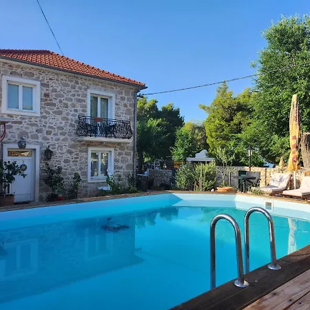Boutique Marijini Dvori Bed and breakfast