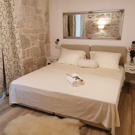 לינה וארוחת בוקר Boutique Marijini Dvori