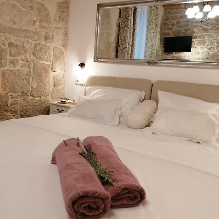 Boutique Marijini Dvori 4* Tribalj