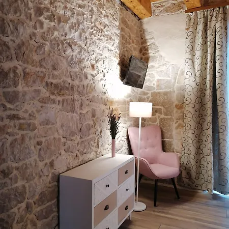 Boutique Marijini Dvori Bed and breakfast 4*