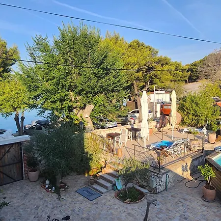 Boutique Marijini Dvori Bed and breakfast
