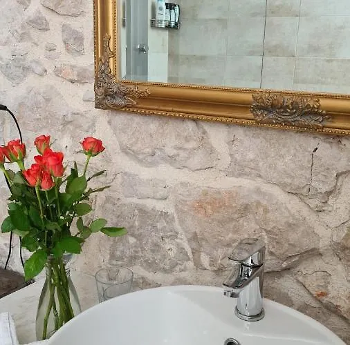 Boutique Marijini Dvori 4* Tribalj