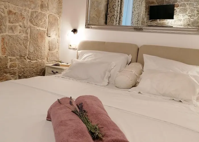 Boutique Marijini Dvori 4* Tribalj